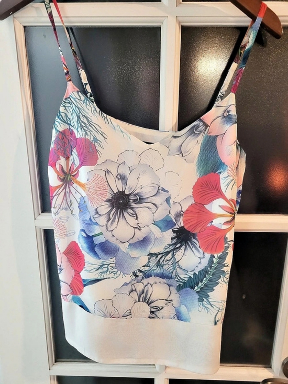 French Connection Floral Cami in White & Multicolor Size 4 Like New